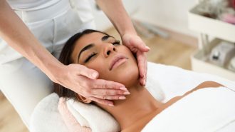 woman-receiving-head-massage-in-spa-wellness-J9S8GXE.jpg
